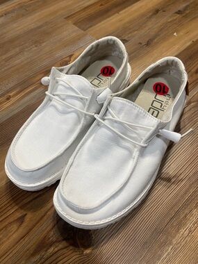4/$16 Hey Dude White Shoes
